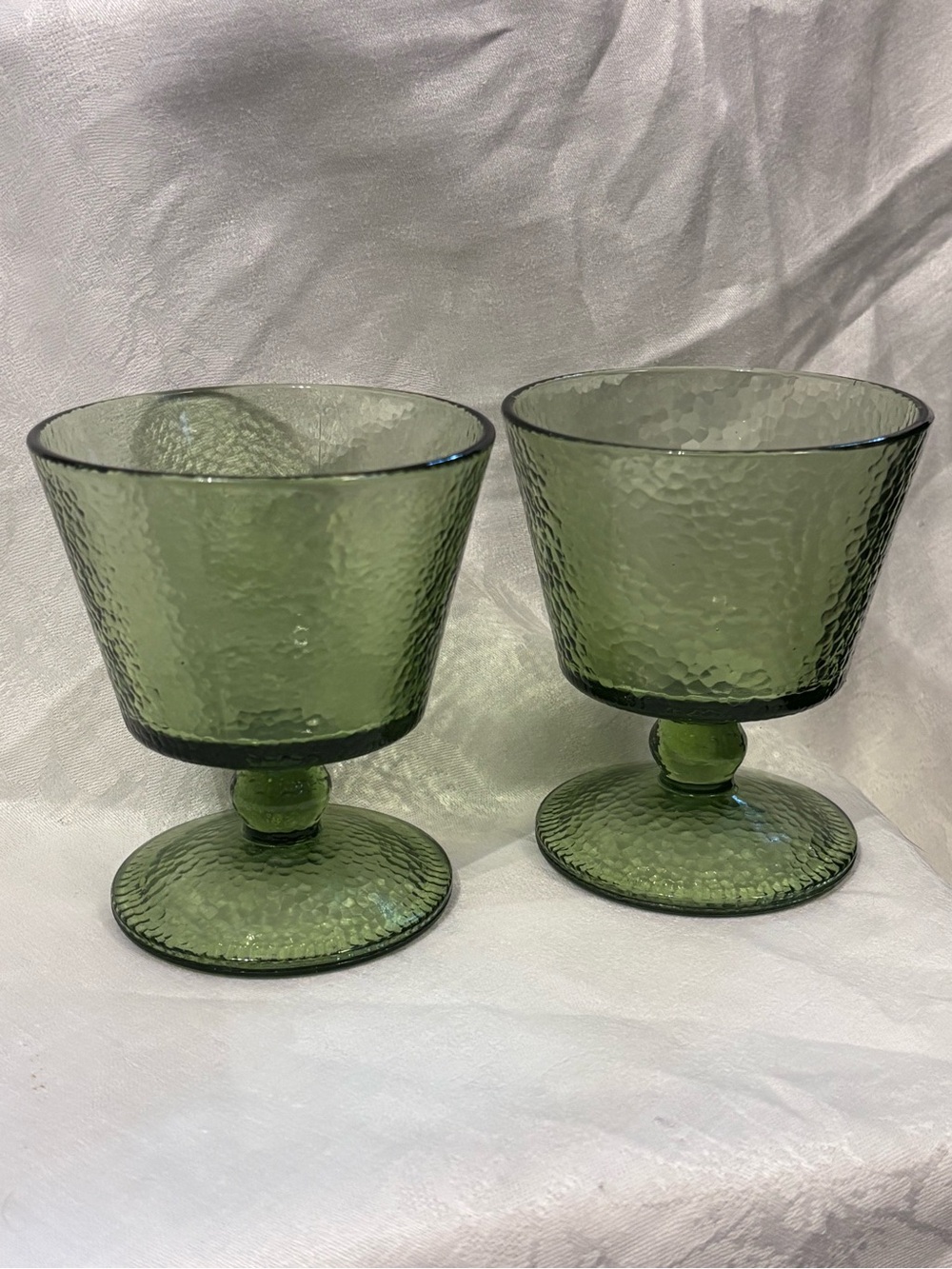 Hazel-Atlas Pebbletone Avocado Green Pedestal Dessert Cups Textured Glass (2)